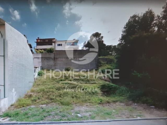 Terreno para construção de moradia de 3 frentes