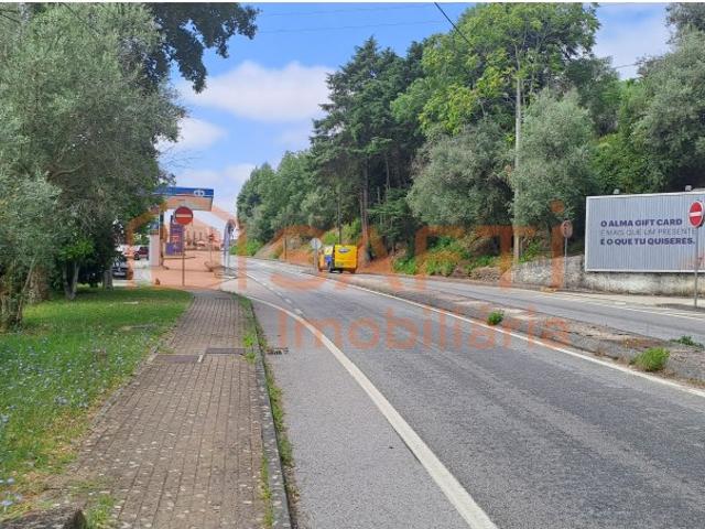 Terreno com projeto aprovado para construção de moradia em Ceira na Estrada da Beira Km 6,950