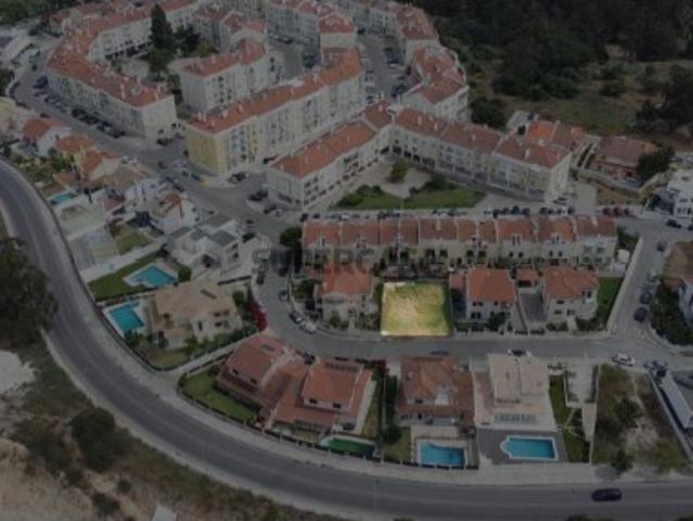 Terreno para construção de moradia em Almada