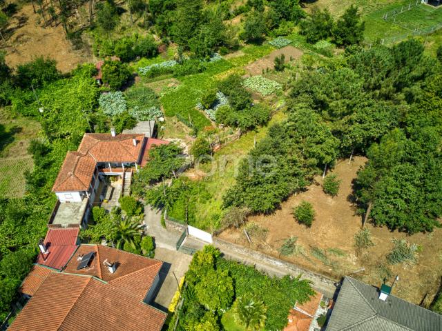 Terreno para construção de moradia individual em Barreiros Amares