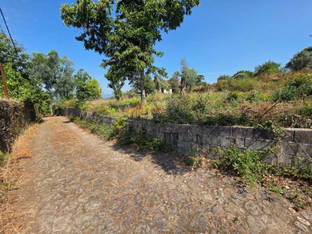 Terreno para construção de moradia T3 com projeto aprovado