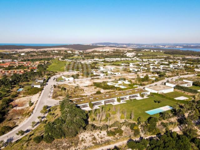 Terreno para construção de moradia T4, em Óbidos