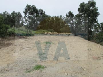 Terreno Para Construção de Moradia Unifamiliar/ Valadares