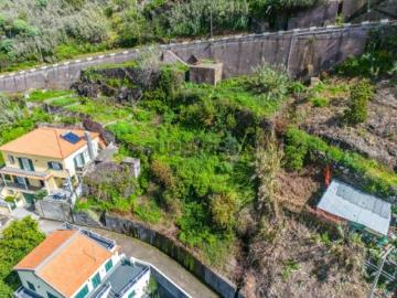 Terreno para Construção de Moradias ou Apartamentos Excelente Localização e Vista Mar