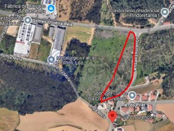 Terreno para construção de moradias com implantação de 50% em S. Vicente Pereira Jusã