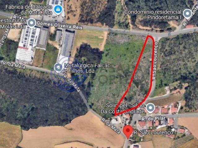 Terreno para construção de moradias com implantação de 50% em S. Vicente Pereira Jusã