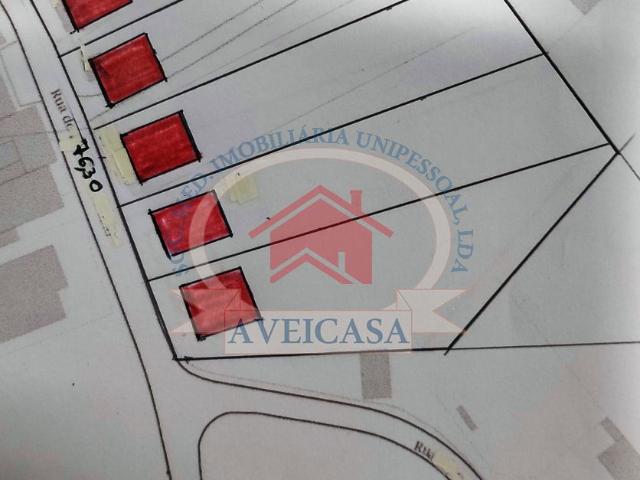 TERRENO PARA CONSTRUÇÃO DE MORADIAS UNIFAMILIARES