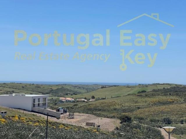 Terreno Para Construção de até 3 moradias 2 T1 & 1 T2, Vila do Bispo, Algarve