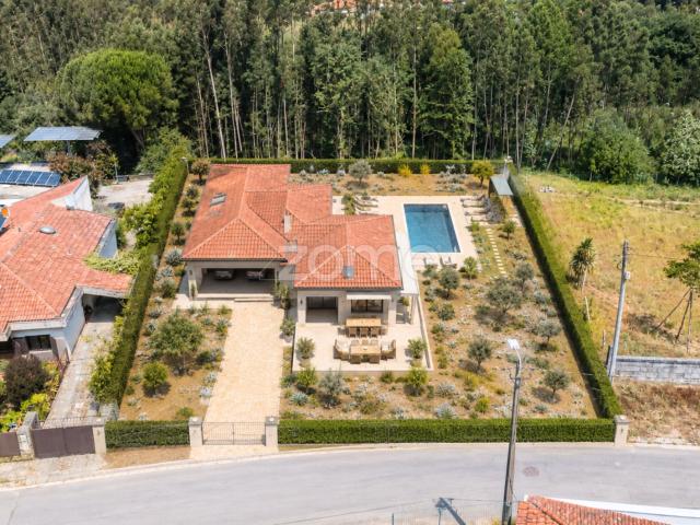 Terreno para Construção de Casas Unifamiliares Pedroso / Vila Nova de Gaia