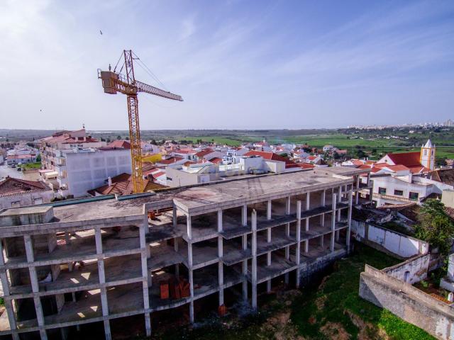 Terreno para construção de edifício habitacional com área total de 4.537m2