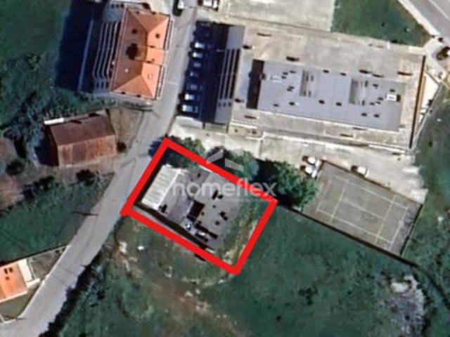 Lote para construção de um prédio em Tavarede!