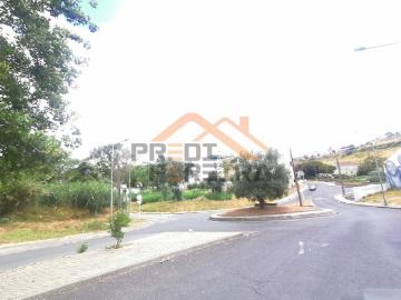 Terreno para construção de residência sénior, com licença a pagamento. Oportunidade!