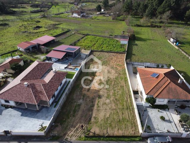 Terreno para construção de uma moradia unifamiliar em Chaves