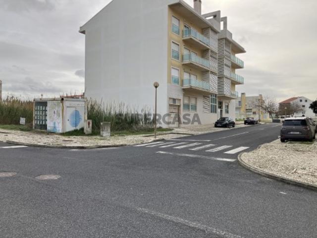 Terreno para construção de 18 fogos centro de Santa Cruz