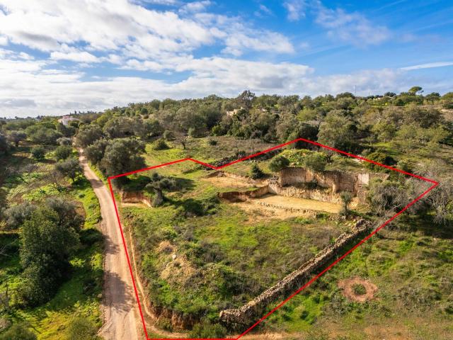 Terreno para construção de 1990m² em Lombada, perto de Boliqueime