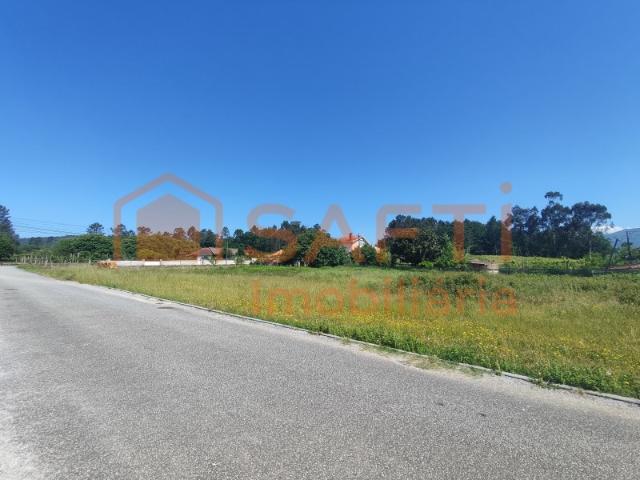 Terreno para construção de 1000 M² No Pico de Regalado / Vila Verde