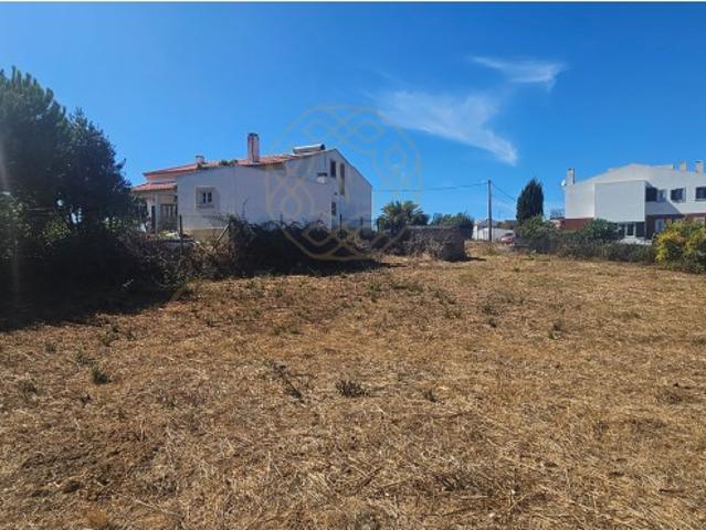 Terreno para construção de 2 Moradias!