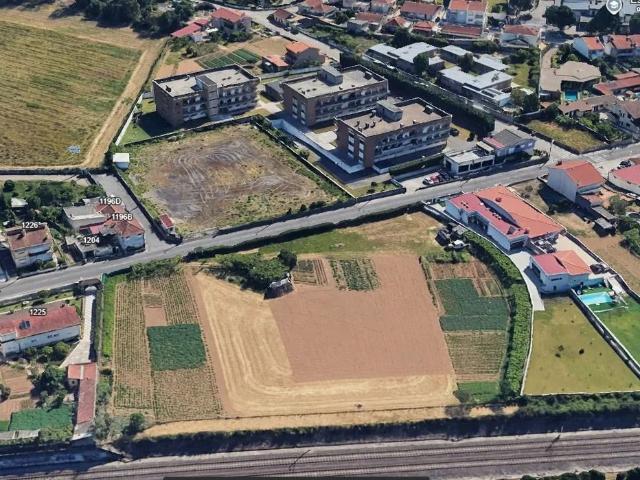 Terreno para construção em altura com 4737,78m2 Valongo
