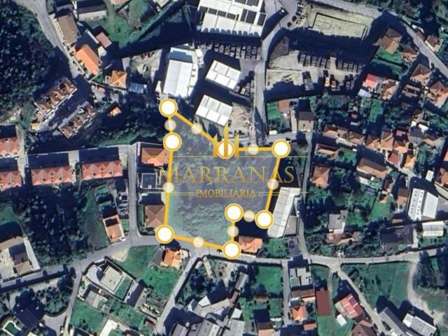 Terreno para construção em altura e/ou moradias geminadas