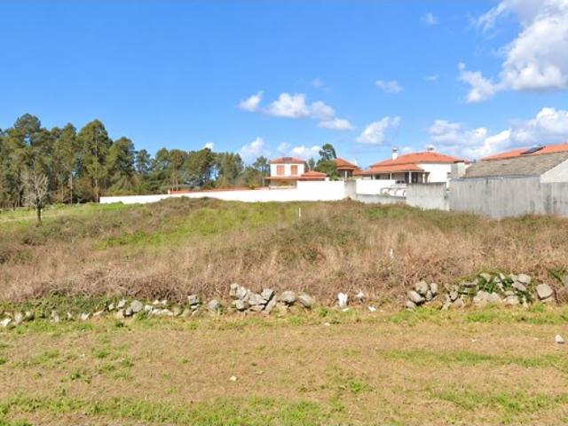 Terreno para construção em Alvarães