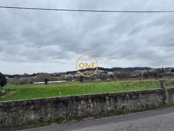 Terreno para construção em Esmeriz