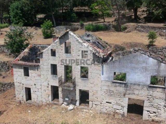 Terreno para construção em Santa Ovaia e Vila Pouca da Beira de 14960,00 m²