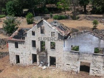 Terreno para construção em Santa Ovaia e Vila Pouca da Beira de 14960,00 m²