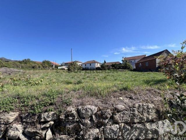 Terreno para construção em Santa Cruz da Trapa e São Cristóvão de Lafões