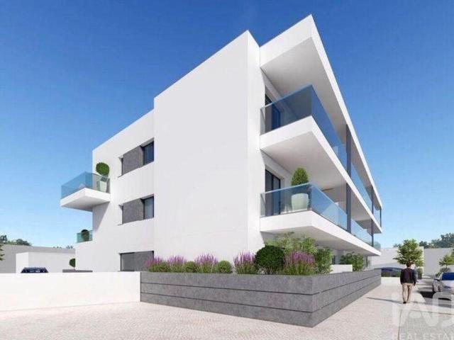 Terreno para construção em Santo António dos Cavaleiros e Frielas