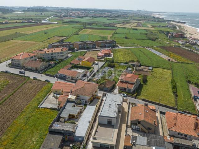 Terreno para construção junto à praia, vista parcial de mar, Vila Chã