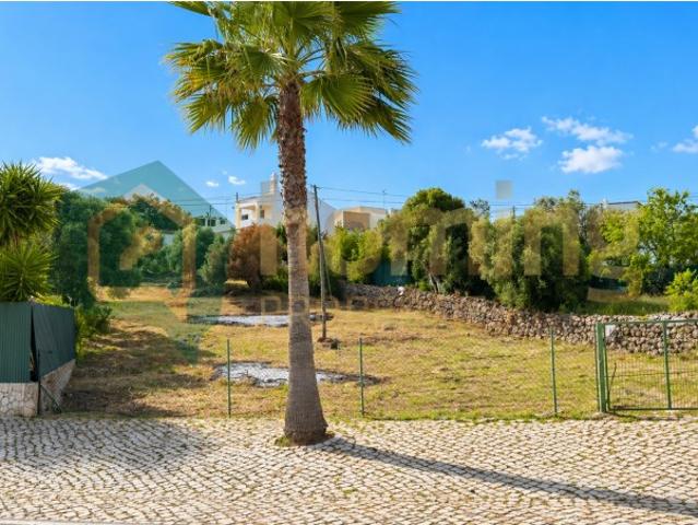TERRENO PARA CONSTRUÇÃO PARA VENDA EM BENAFIM ALGARVE