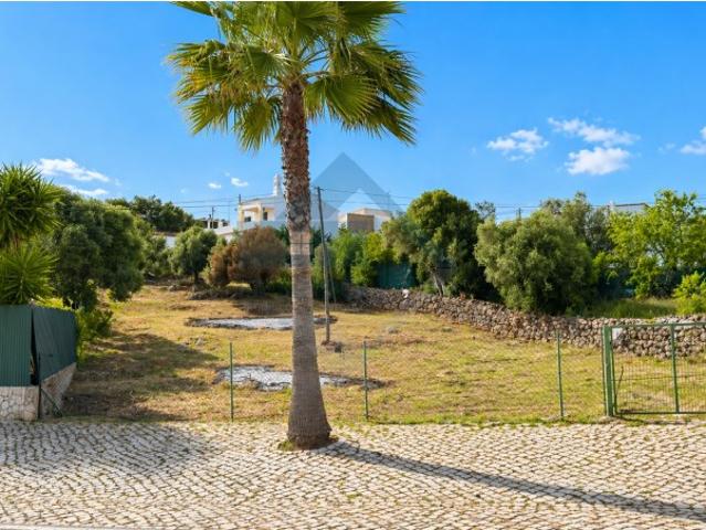 TERRENO PARA CONSTRUÇÃO PARA VENDA EM BENAFIM ALGARVE