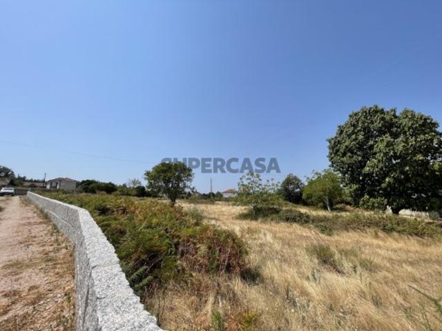 Terreno para construção, para venda, situado em Bela, Monção