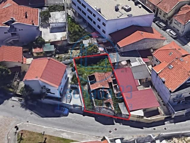 Terreno para Construção | 200 m do Hospital de S. João, I.P.O. e Metro