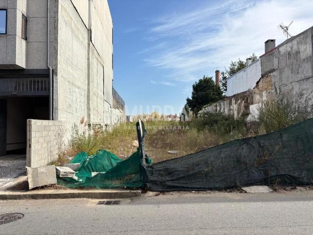 TERRENO PARA CONSTRUÇÃO