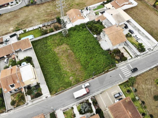 Terreno para Construção | 808 m² | 400 m² de Construção