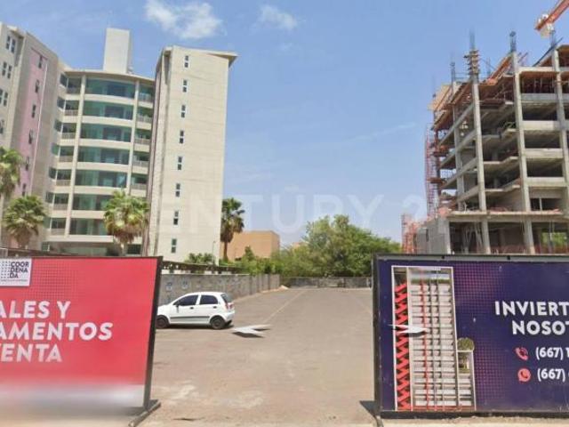 Terreno para Construir torre de departamentos o area comercial en zona Premium