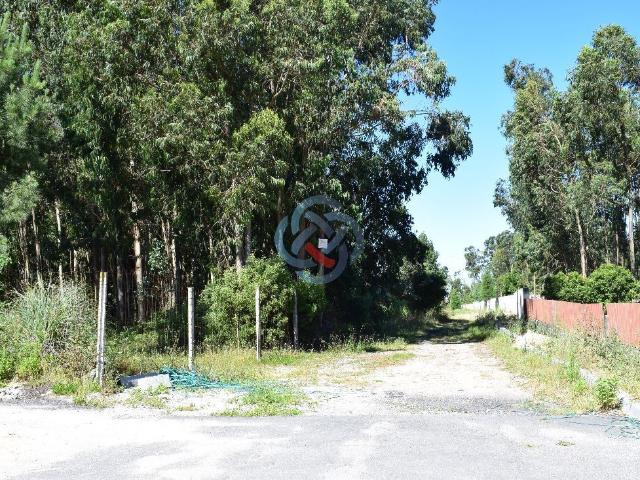 Terreno para Contrução de 4 Moradias Isoladas