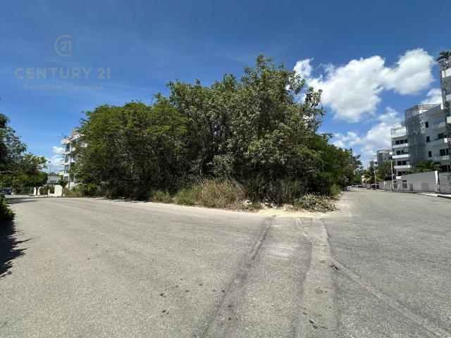 Terreno para desarrollar en venta uso de suelo H3 con excelente ubicacion | Ejido Sur Playa del Carmen | P4564