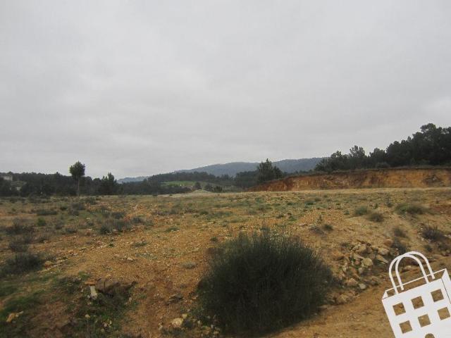 Terreno para moradia Terreno para construção com 8855m² com vistas sobre a cidade