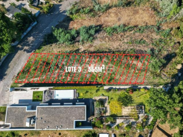 Terreno para moradia térrea com piscina em Vila Nova de Cerveira