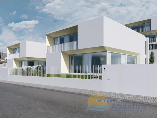 Terreno para moradia isolada junto a Torres Vedras