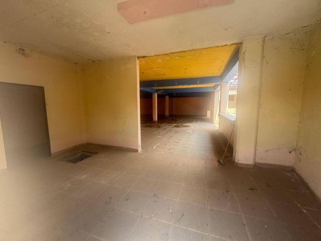 TERRENO PARA SALON, CALLE FUEGO