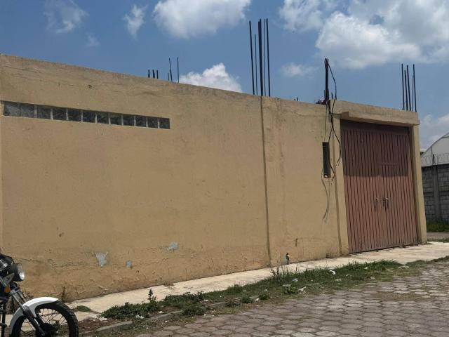 TERRENO PARA SALON, CALLE FUEGO