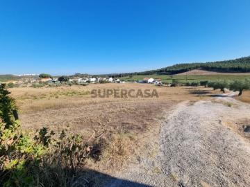 Terreno para Urbanizar a 2,8 km do Centro de Santarém