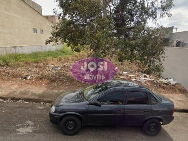 Terreno para venda com área de 432 m² no Residencial Bosque dos Ipês, a 450 metros da Igreja São Jos