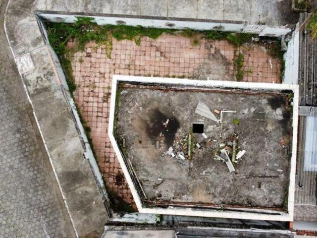 Terreno para venda em Caiçara de 195.00m²