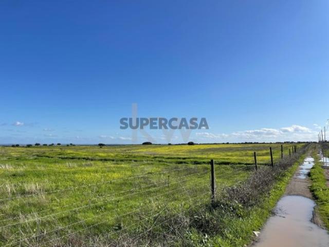 Terreno para venda em aldeia ribeirinha do Alqueva