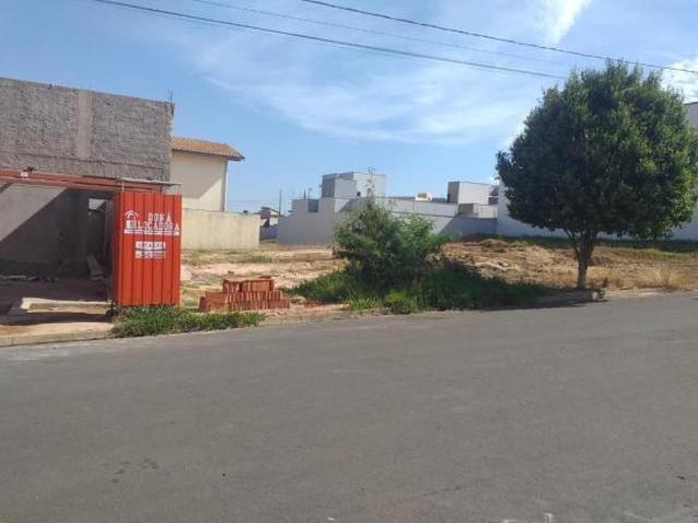 Terreno para venda em Bom Jesus de 1.00m² com 1 Quarto, 1 Suite e 1 Garagem