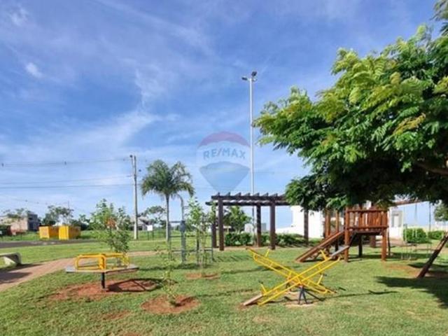 Terreno para venda em Jardim Guanabara de 351.00m² com 2 Garagens